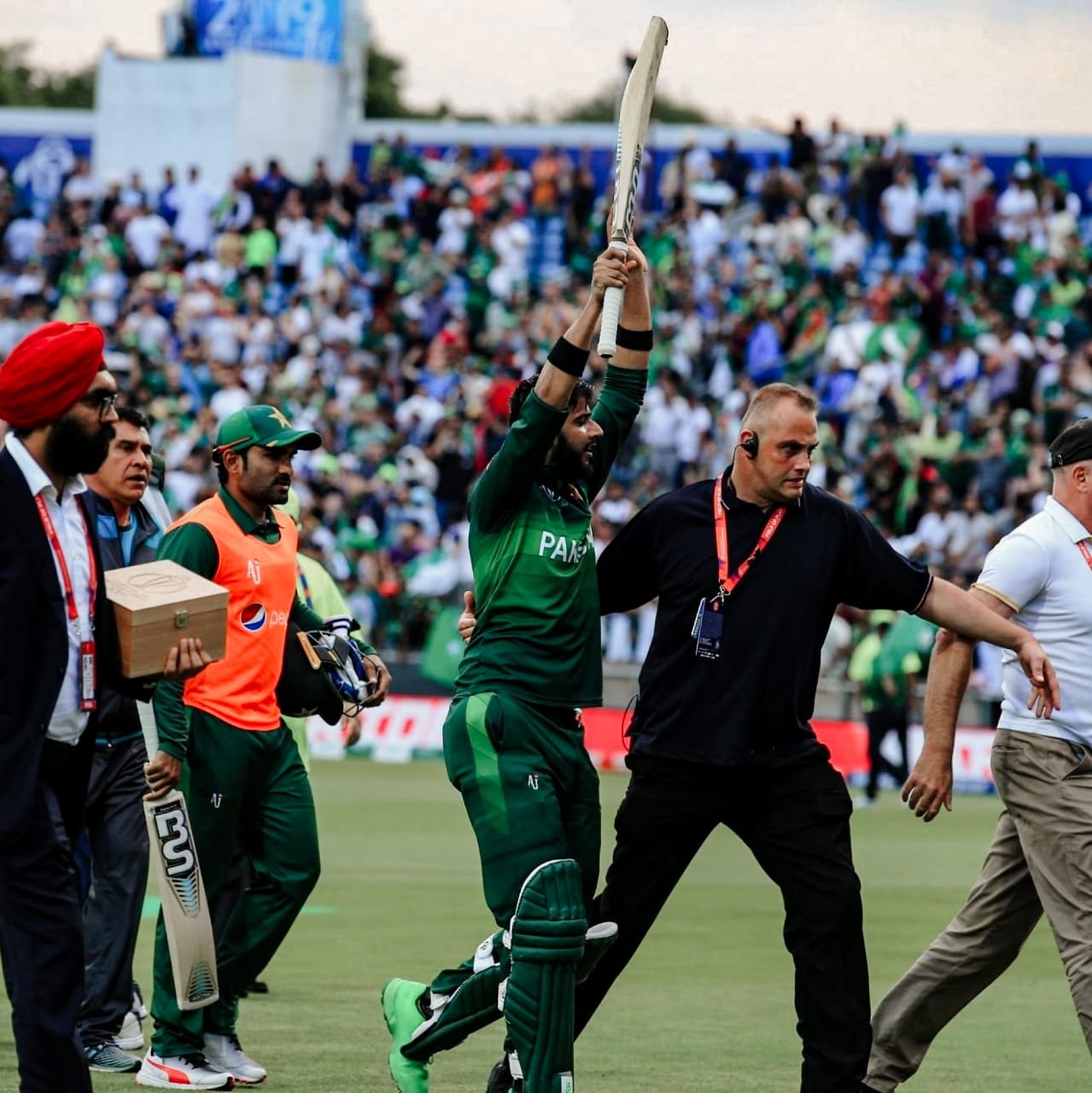 Imad Wasim retires from international cricket
